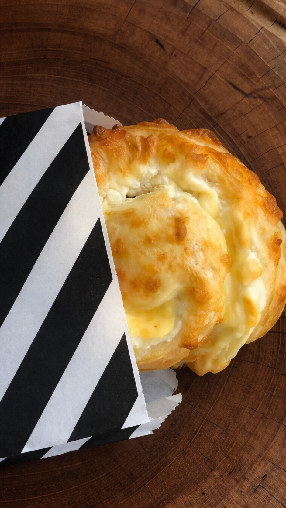Cheese Roll da Manu Rosa Bakery