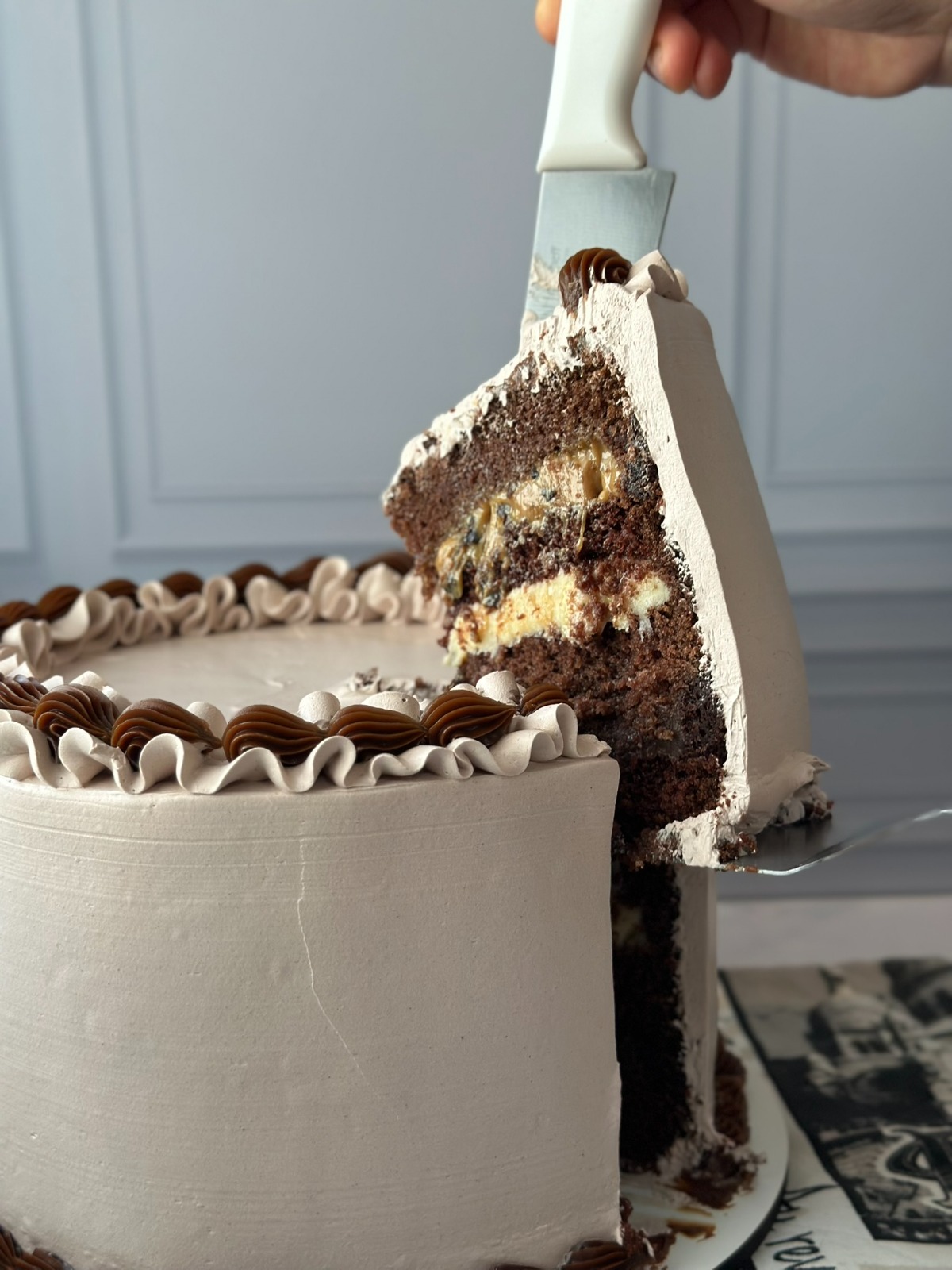 Bolo decorado com chantilly
